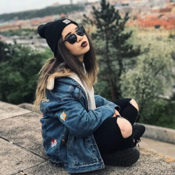Lora  Srgldkv