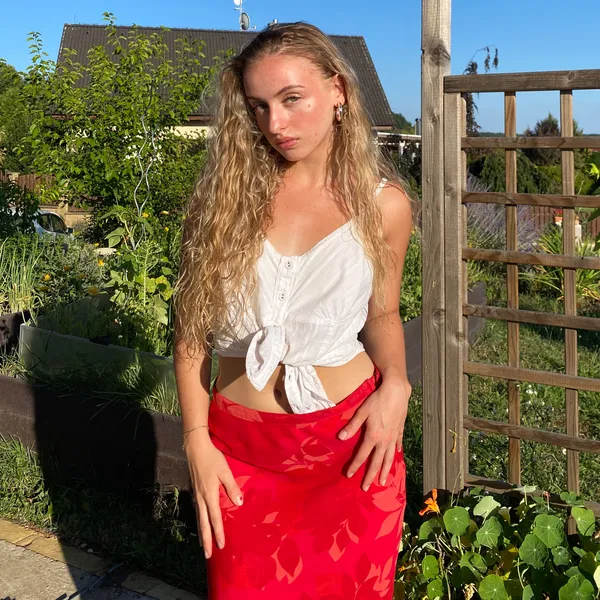 Linda Zvolánková 