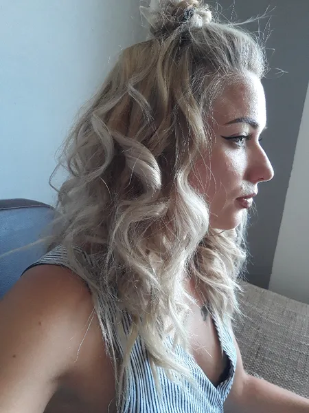 Karolína Levová