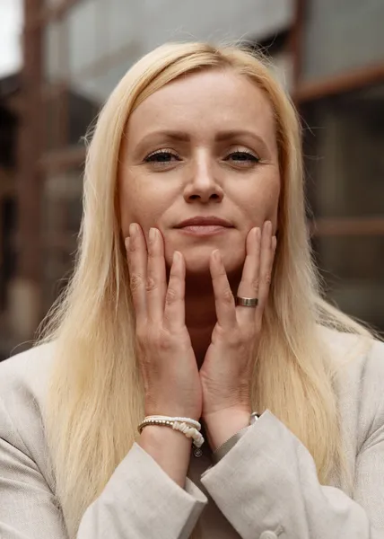 Jana Lhotska
