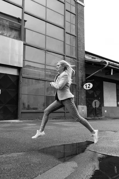 Jana Lhotska