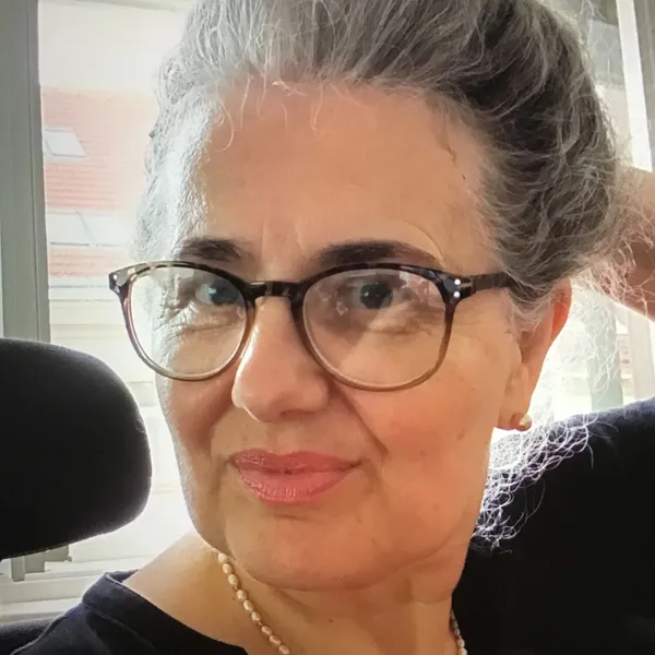 Dana Kolárová