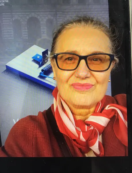 Dana Kolárová